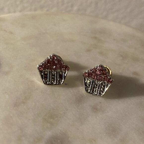 Stud Earrings cupcake cake - Picture 1 of 3